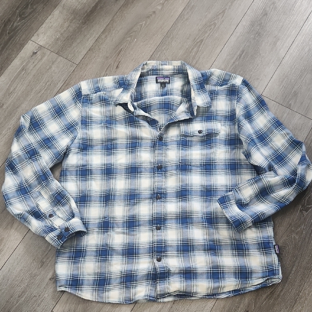 Patagonia Blue and White Plaid Casual Button Down Shirt